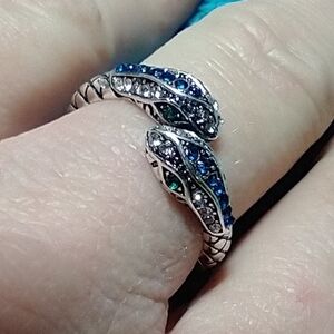 Silvertone snake crystal adjustable head ring blue green